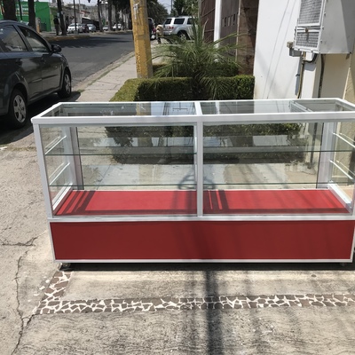 Vitrinas de aluminio.