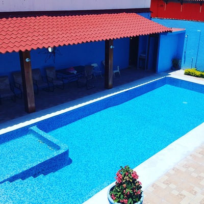 Alberca con veneciano