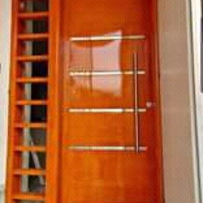 Puerta de metal estilo de madera