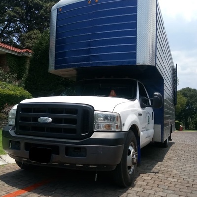 camioneta 3 1/2 caja larga 37 metros cubicos