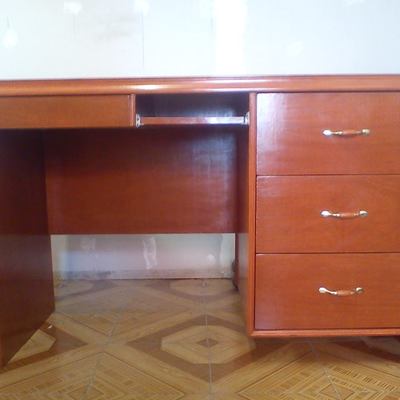 Escritorio vista de frente 