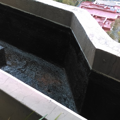 Reparación e impermeabilización de jardinera  en terraza de Edificio en Alencastre 268. lomas 