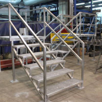 ESCALERAS DE METAL