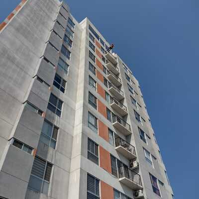 Limpieza de cristales en condominio