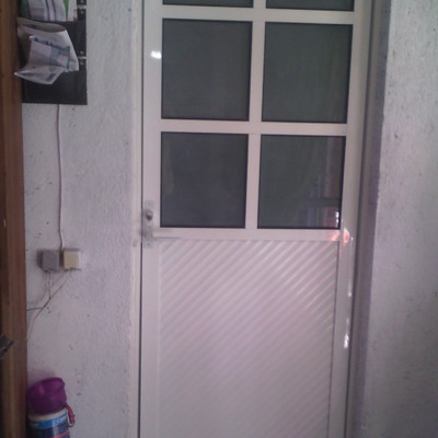 puerta para baño o cocina