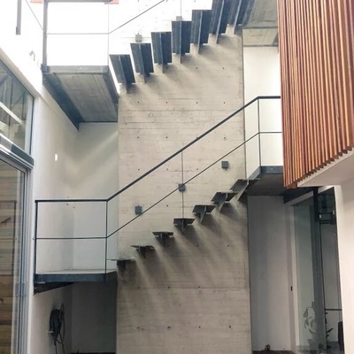 Escaleras oficinas PMV