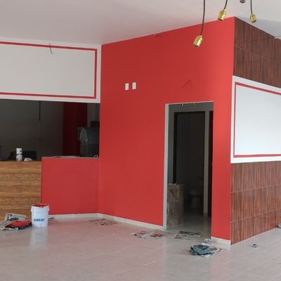 Pintando local comercial