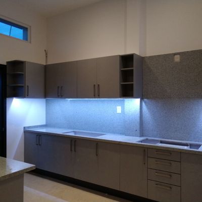 COCINA EN GRANITO GRISSAL Y MDF