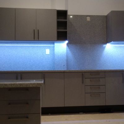 COCINA EN GRANITO GRISSAL Y MDF