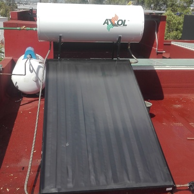 Instalacion nueva de un calentador solar de colector