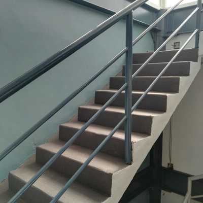 Escaleras antiderrapantes