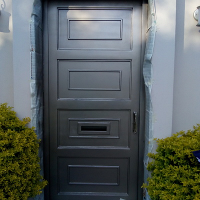 Mantenimiento a puerta principal