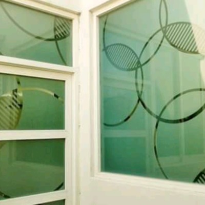 Puerta, antepecho y fijo