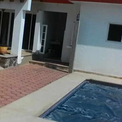 Casa y alberca