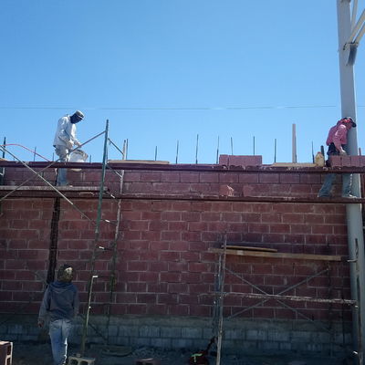 DESPLANTE DE MUROS, BLOCKS CARA DE PIEDRA.