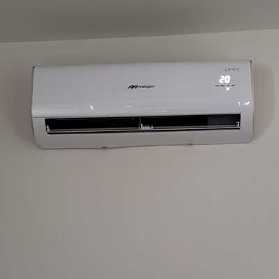Trabajo de instalación de aire acondicionado