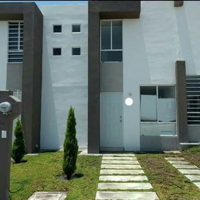 Casa de 2 plantas en conjunto residencial el refugio