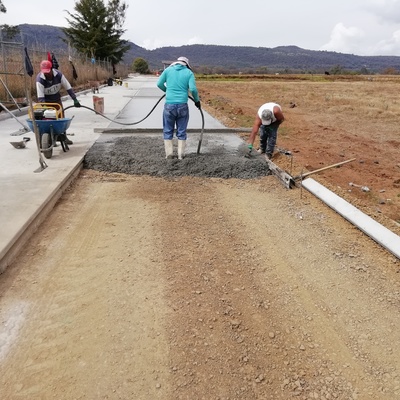 Pavimentación y drenaje en comunidad la Hierbabuena, Lagunillas