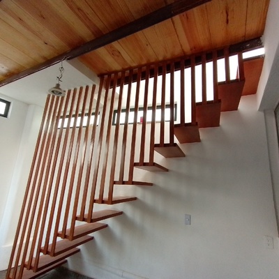ESCALERA FLOTADA
