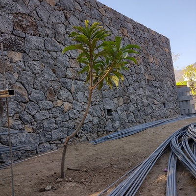 Muro de piedra rústico