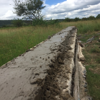 Muro perimetral lateral izquierdo