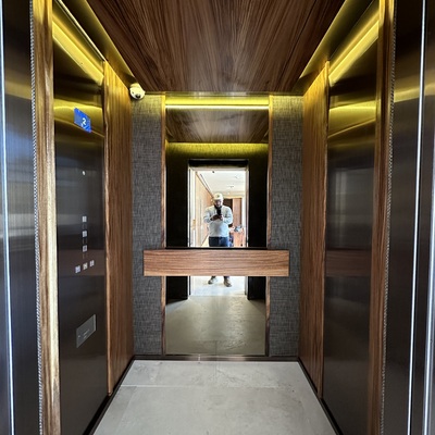 Decoracion de cabina  de elevador