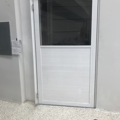 Puerta de Aluminio