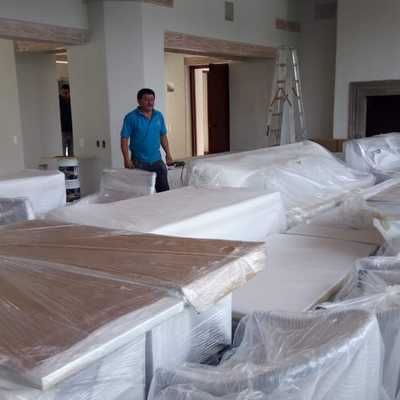 Descarga de muebles de oficina