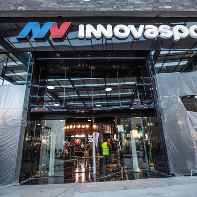FACHADA TIENDA DEPORTIVA