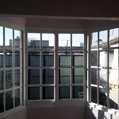 VENTANA TIPO BAY WINDOW