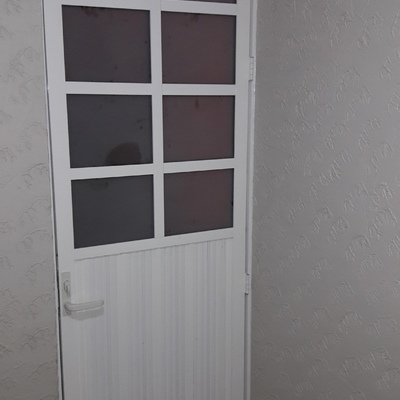 PUERTA DE BAÑO