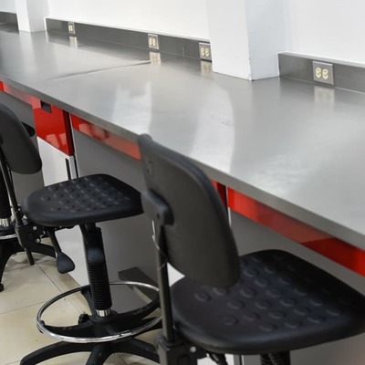 Gabinetes y cubiertas de acero inoxidable