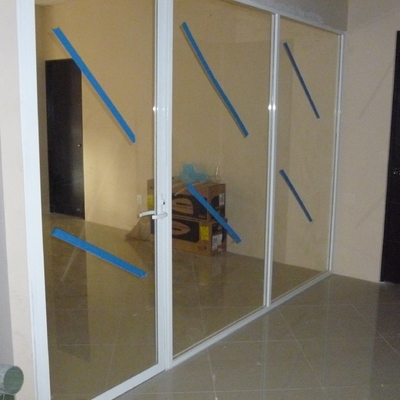 caceles fijos con puerta abatible