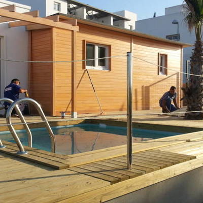 Casa prefabricada y piscina