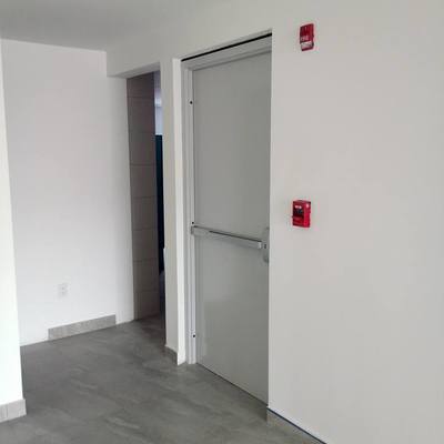 Puerta de salida de emergencia