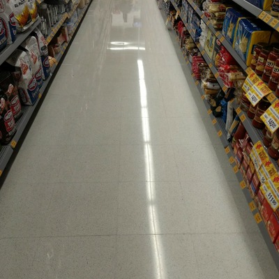 Pasillo de terrazo de granito seleccionado