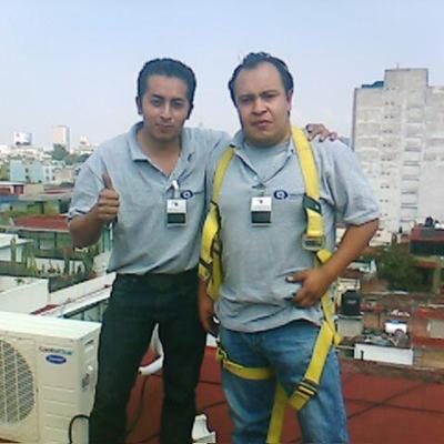 TECNICOS  ESPECIALISTAS