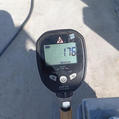 Vacio en sistema de aire acondicionado comercial