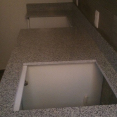 BARRA DE COCINA EN GRANITO BLANCO KASHMERE