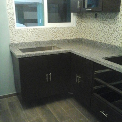 BARRA DE COCINA EN GRANITO GRISSAL