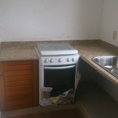 BARRA DE COCINA EN GRANITO MARACUYA
