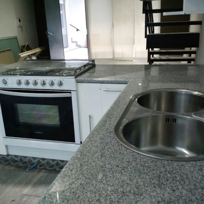 COCINA EN GRANITO GRISSAL Y MDF