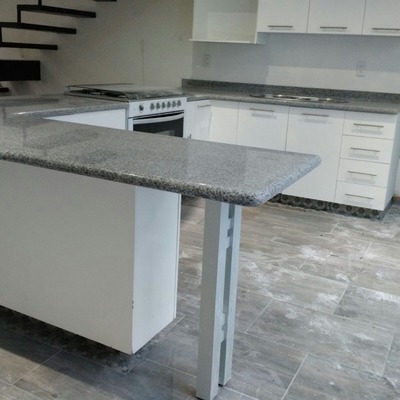 COCINA EN GRANITO GRISSAL Y MDF