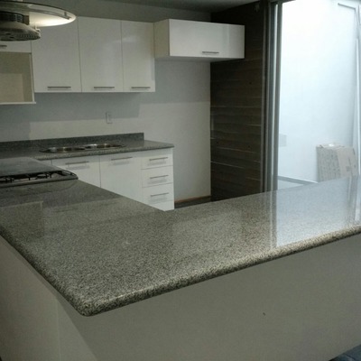 COCINA EN GRANITO GRISSAL Y MDF
