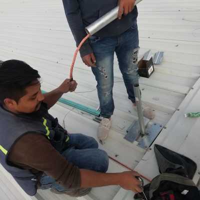 INSTALACIÓN ELÉCTRICA