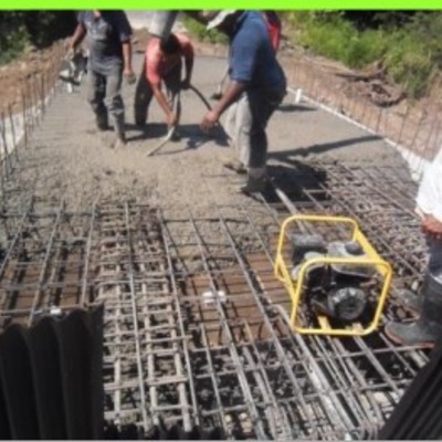 COLADO Y BOMBREO DE CONCRETO