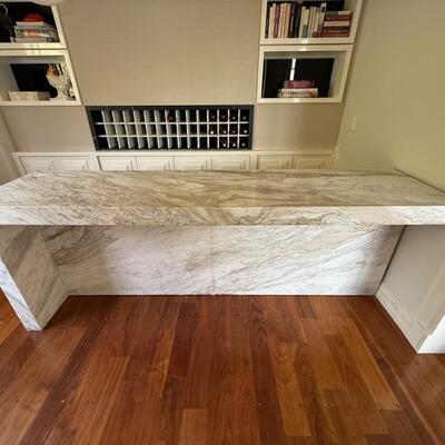 Barra en mármol natural: sobriedad y sofisticación para espacios interiores