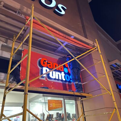 REMODELACIÓN DE FACHADA.