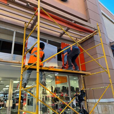 REMODELACIÓN DE FACHADA.