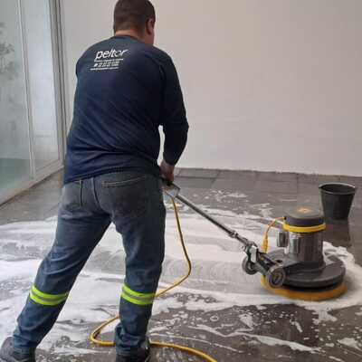 Limpieza de Pisos industriales